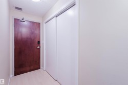 Corridor with a textured ceiling - 