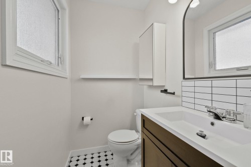 23 Larkspur Crescent, St. Albert, AB - Indoor Photo Showing Bathroom