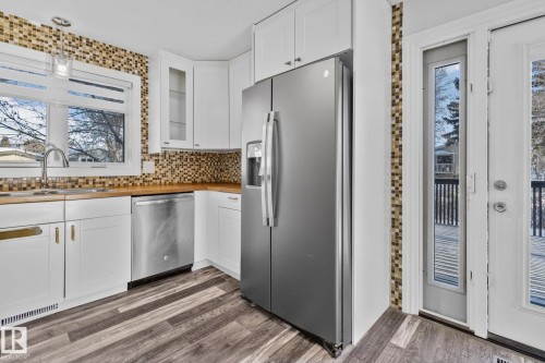 23 Larkspur Crescent, St. Albert, AB - Indoor Photo Showing Kitchen