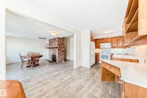 7809 116 Street, Edmonton, AB - Indoor With Fireplace