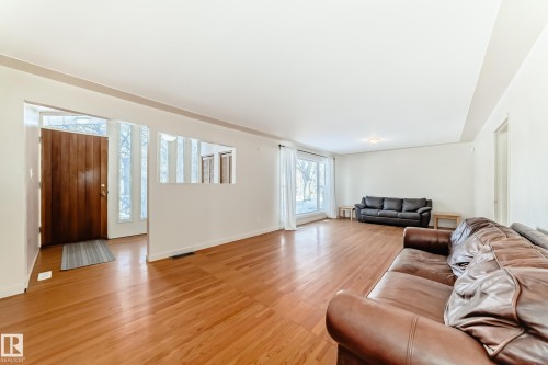 7809 116 Street, Edmonton, AB - Indoor Photo Showing Living Room