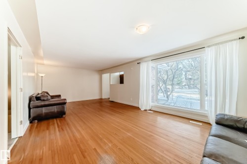 7809 116 Street, Edmonton, AB - Indoor