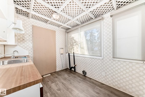 7809 116 Street, Edmonton, AB - Indoor