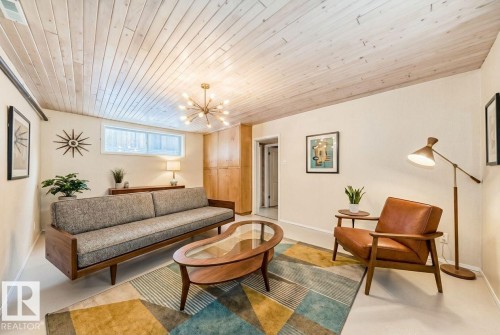 7809 116 Street, Edmonton, AB - Indoor