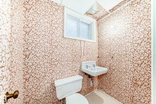 7809 116 Street, Edmonton, AB -  Photo Showing Bathroom