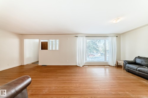 7809 116 Street, Edmonton, AB - Indoor Photo Showing Living Room