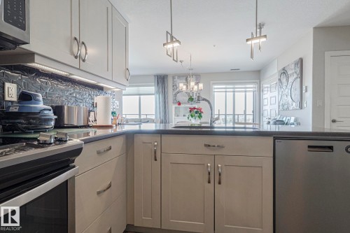 910 2755 109 Street, Edmonton, AB - Indoor Photo Showing Kitchen With Upgraded Kitchen