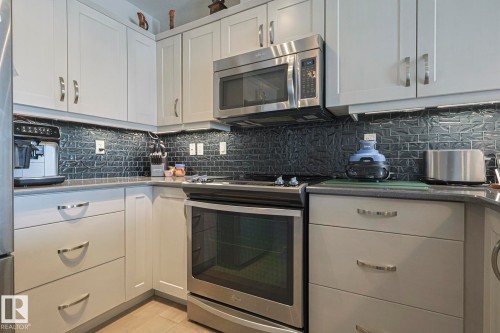 910 2755 109 Street, Edmonton, AB - Indoor Photo Showing Kitchen With Stainless Steel Kitchen With Upgraded Kitchen