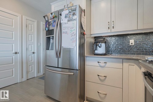 910 2755 109 Street, Edmonton, AB - Indoor Photo Showing Kitchen