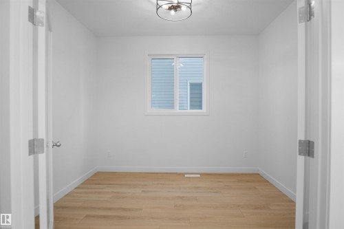 1535 11 Avenue, Edmonton, AB - Indoor Photo Showing Other Room
