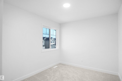 1535 11 Avenue, Edmonton, AB - Indoor Photo Showing Other Room