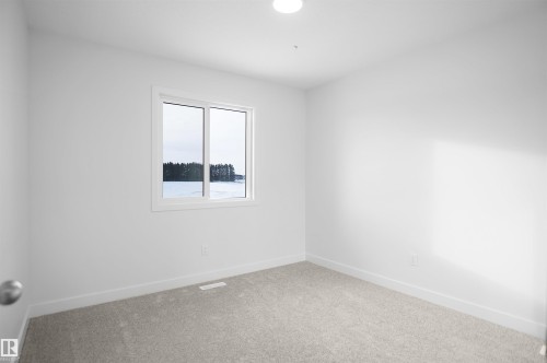 1535 11 Avenue, Edmonton, AB - Indoor Photo Showing Other Room
