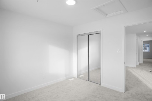 1535 11 Avenue, Edmonton, AB - Indoor Photo Showing Other Room