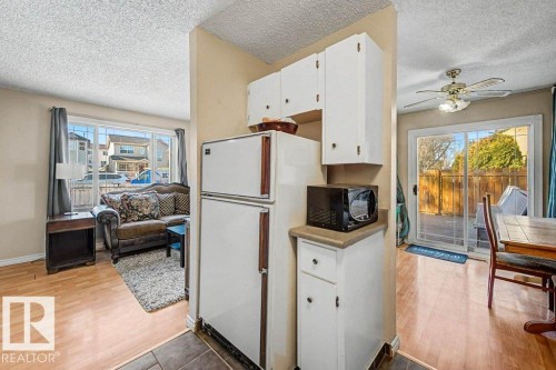 82 Erie Street S, Devon, AB - Indoor Photo Showing Kitchen