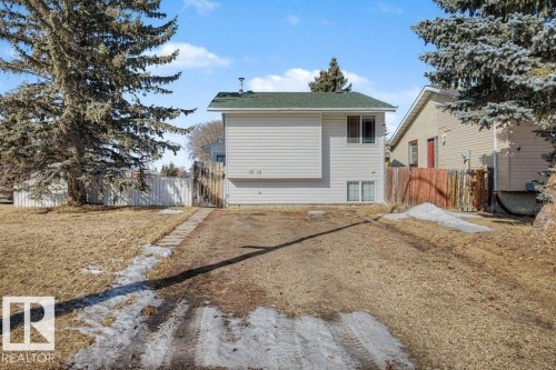 82 Erie Street S, Devon, AB - Outdoor