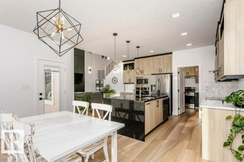 839 34 Av, Edmonton, AB - Indoor