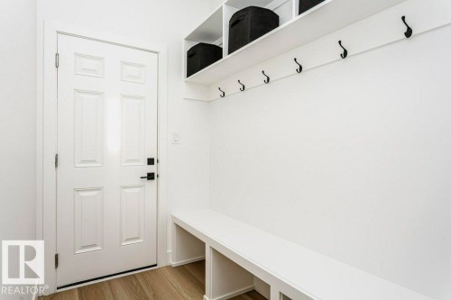 839 34 Av, Edmonton, AB - Indoor Photo Showing Other Room