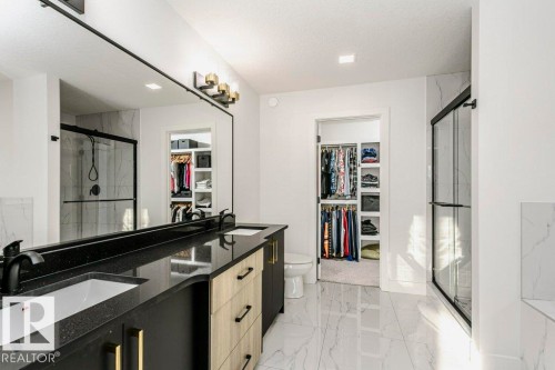 839 34 Av, Edmonton, AB - Indoor Photo Showing Bathroom