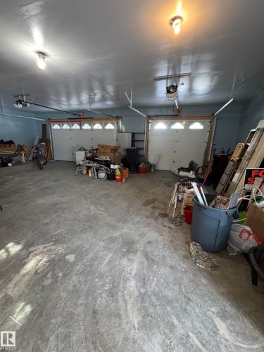 View of garage - 4801 52 Avenue, Andrew, AB - Indoor Photo Showing Garage