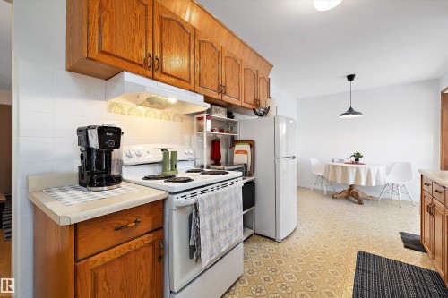 12832 134 Street, Edmonton, AB - Indoor Photo Showing Kitchen