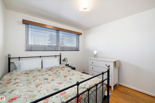12832 134 Street, Edmonton, AB - Indoor Photo Showing Bedroom