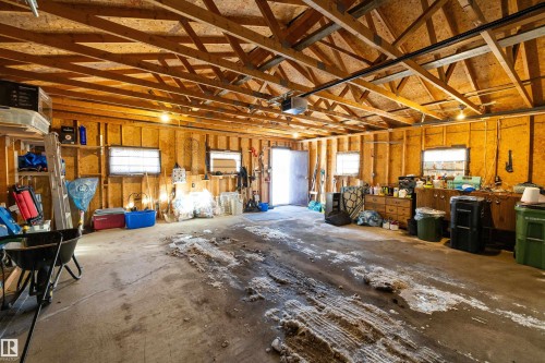 12832 134 Street, Edmonton, AB - Indoor Photo Showing Garage