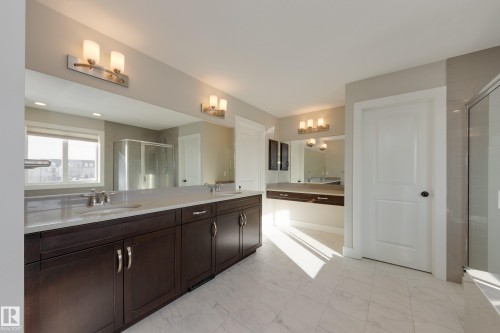 7473 Colonel Mewburn Road, Edmonton, AB - Indoor Photo Showing Bathroom