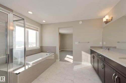 7473 Colonel Mewburn Road, Edmonton, AB - Indoor Photo Showing Bathroom