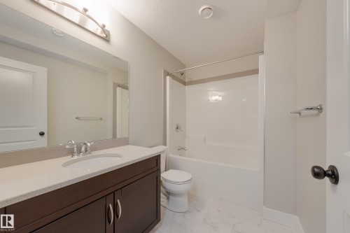 7473 Colonel Mewburn Road, Edmonton, AB - Indoor Photo Showing Bathroom