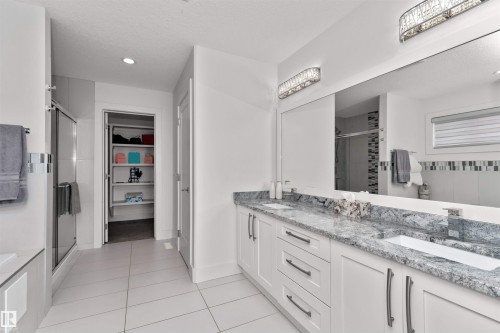 2009 Blue Jay Crest, Edmonton, AB - Indoor