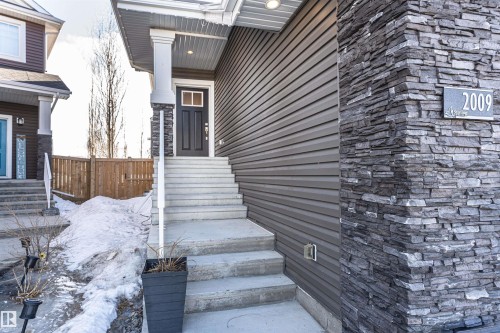 2009 Blue Jay Crest, Edmonton, AB - Outdoor