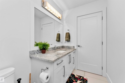 2009 Blue Jay Crest, Edmonton, AB - Indoor Photo Showing Bathroom