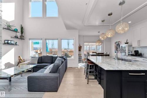 2009 Blue Jay Crest, Edmonton, AB - Indoor