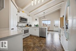 9007 166 Avenue  Edmonton, AB T5Z 3H5