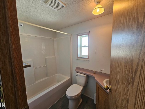 94 4819 51 Ave, Millet, AB - Indoor Photo Showing Bathroom