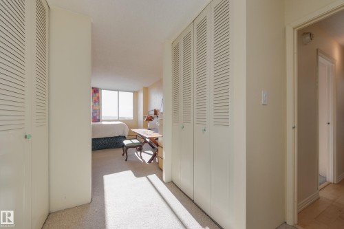 306 12121 Jasper Avenue, Edmonton, AB - Indoor Photo Showing Other Room