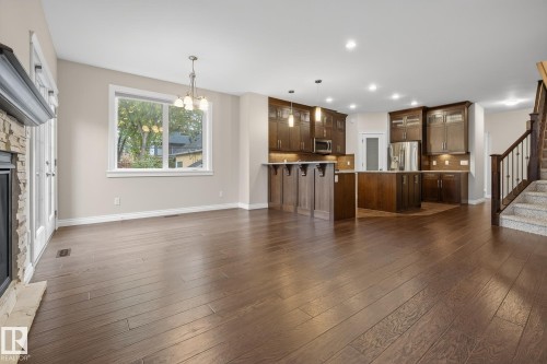 11106 76 Avenue, Edmonton, AB - Indoor With Fireplace