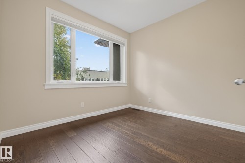 11106 76 Avenue, Edmonton, AB - Indoor Photo Showing Other Room
