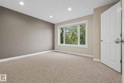11106 76 Avenue, Edmonton, AB - Indoor Photo Showing Other Room