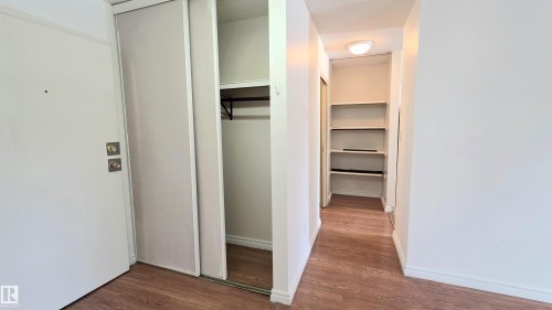 202 10826 113 Street Nw, Edmonton, AB - Indoor Photo Showing Other Room