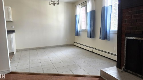 202 10826 113 Street Nw, Edmonton, AB - Indoor Photo Showing Other Room