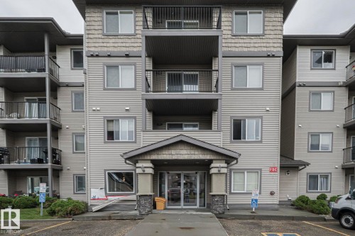 202 309 CLAREVIEW STATION Drive NW  Edmonton, AB T5Y 0C5