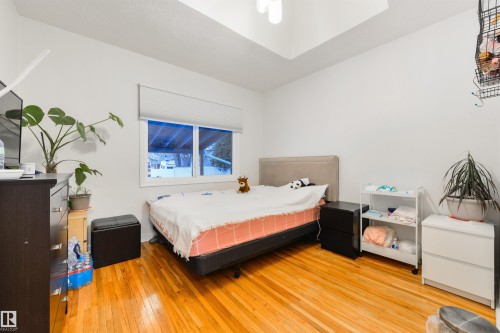 11208 66 Street, Edmonton, AB - Indoor Photo Showing Bedroom