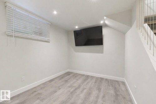 11208 66 Street, Edmonton, AB - Indoor Photo Showing Other Room