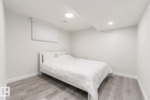 11208 66 Street, Edmonton, AB - Indoor Photo Showing Bedroom