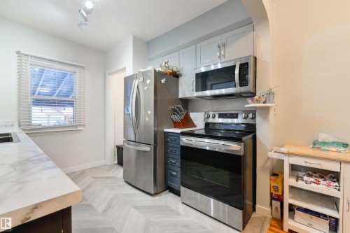 11208 66 Street, Edmonton, AB - Indoor Photo Showing Kitchen