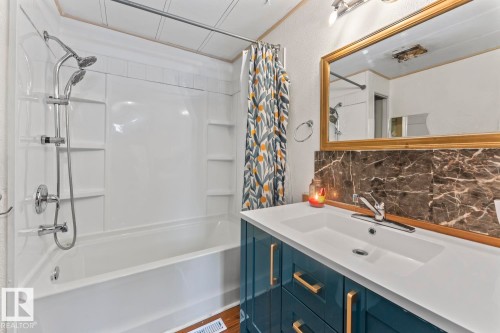 #1 5612 53 Avenue, Cold Lake, AB - Indoor Photo Showing Bathroom