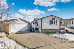 440 Oak Wood CR  Edmonton, AB T6P 0B2