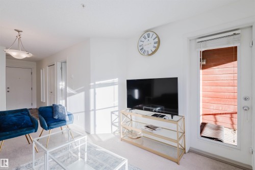 313 5816 Mullen Place, Edmonton, AB - Indoor Photo Showing Living Room