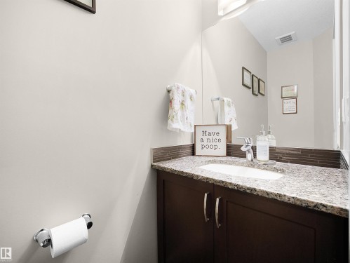 1659 Hammond Crescent, Edmonton, AB - Indoor Photo Showing Bathroom